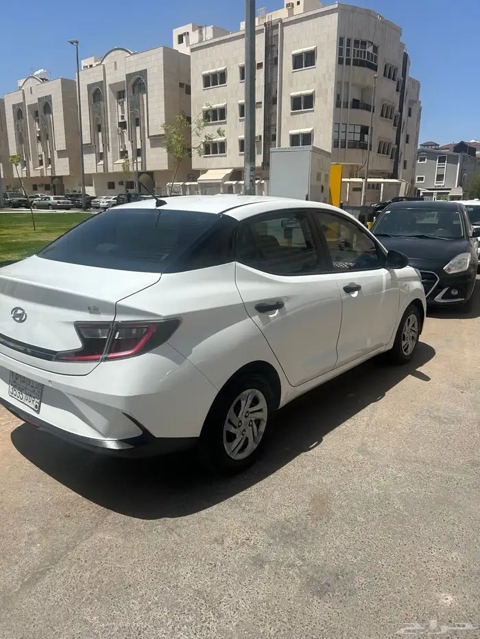 سيارتين هونداي i10 للايجار الشهري 3