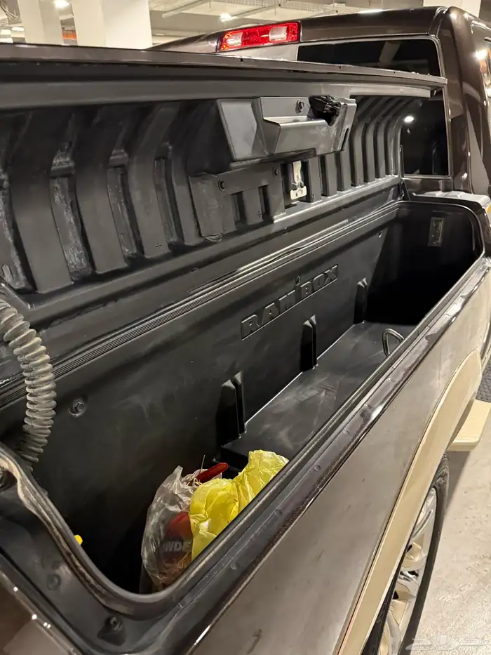 دوج رام لارامي لونق هورن أعلى فئة stored Dodge Ram 14