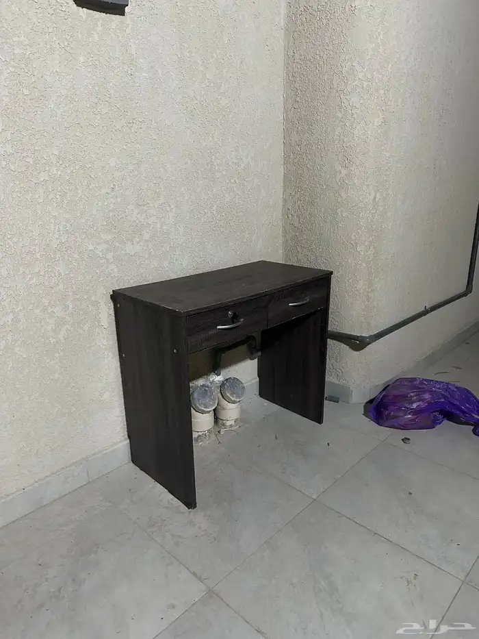 طاوله مكتبيه للبيع 1