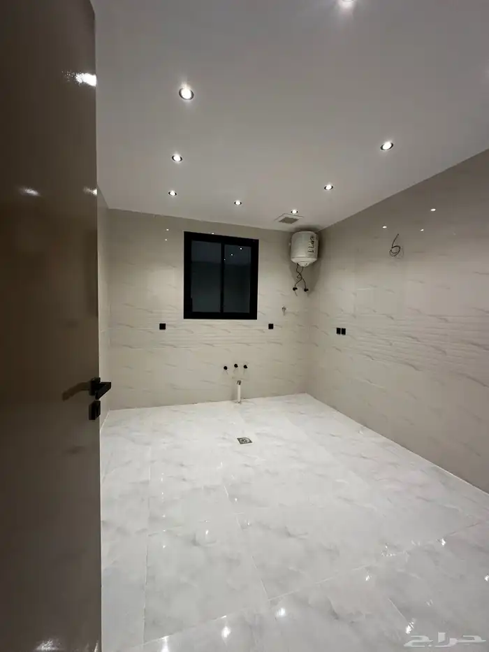 فلل وشقق للبيع 56