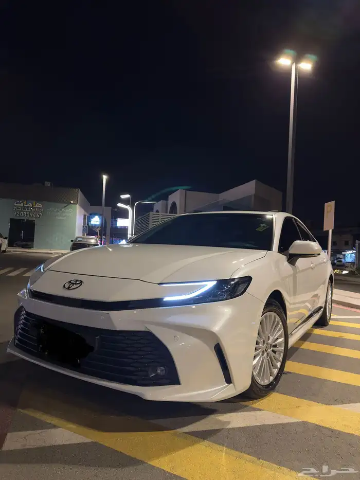 للبيع كامري 2025 LE بنزين ابيض لؤلؤي 50