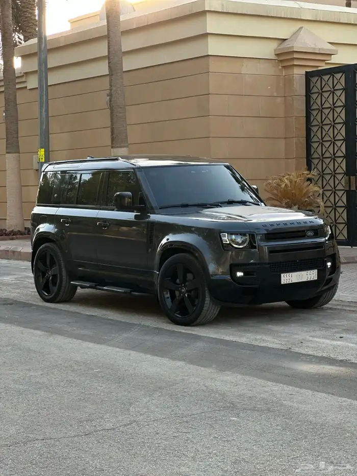 ديفندر V6 2023 كاربثيان 1