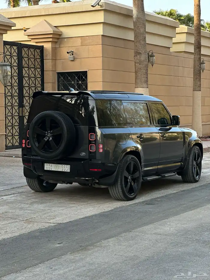 ديفندر V6 2023 كاربثيان 43