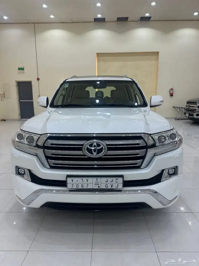 تويوتا لاند كروزر VXR 2016 وارد الوليد ممشي 287 الف 3