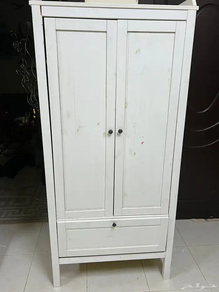 غرفه اطفال من ايكيا سرير ودولاب وتسريحه 5