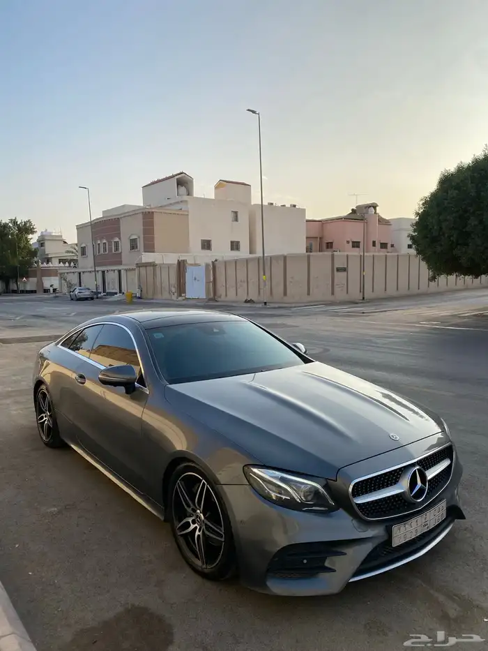 مرسيدس E200 كوبيه 1
