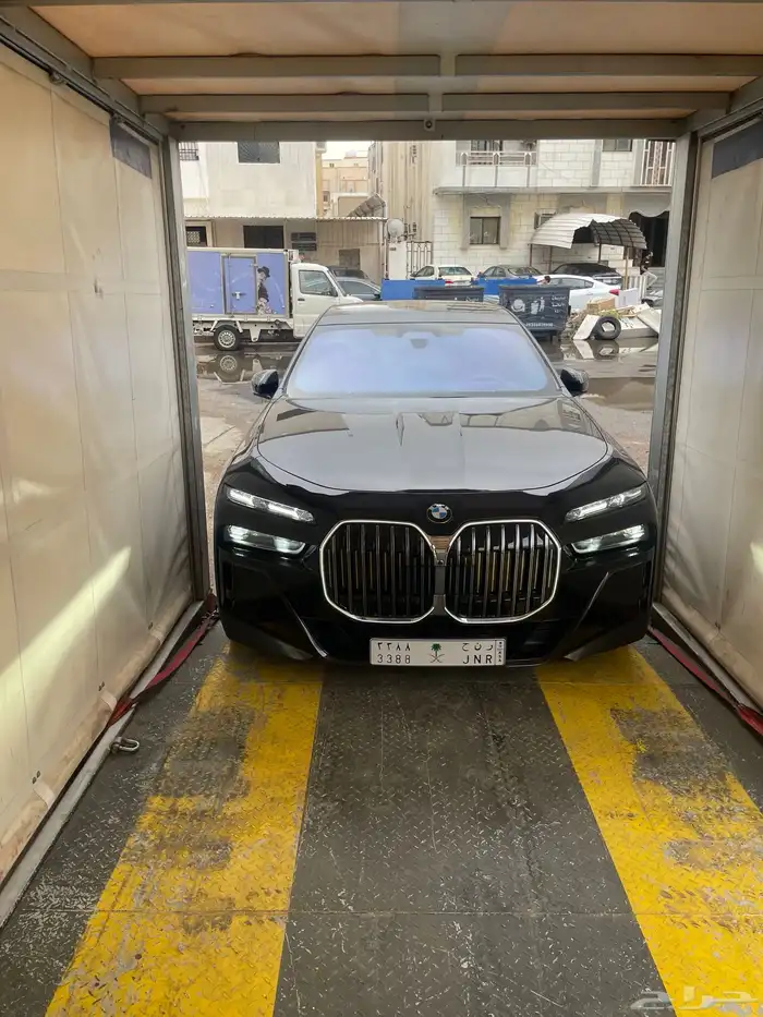 سطحه مغلق مقفل مغطاة هيدروليك نزول كأمل في تبوك 4