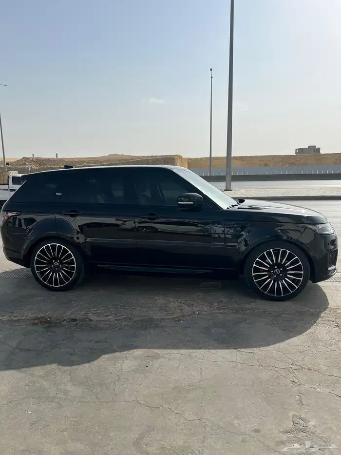 رنج روفر سبورت مرهم 2022 ممشى قليل نظيف 4