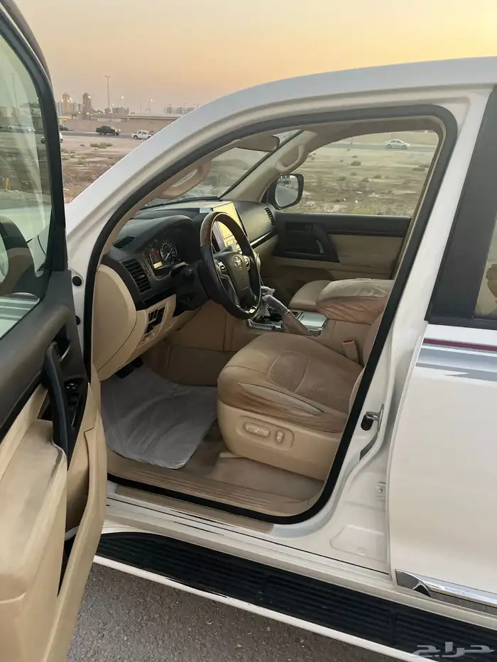 لاندكروزر 2016 V6 14