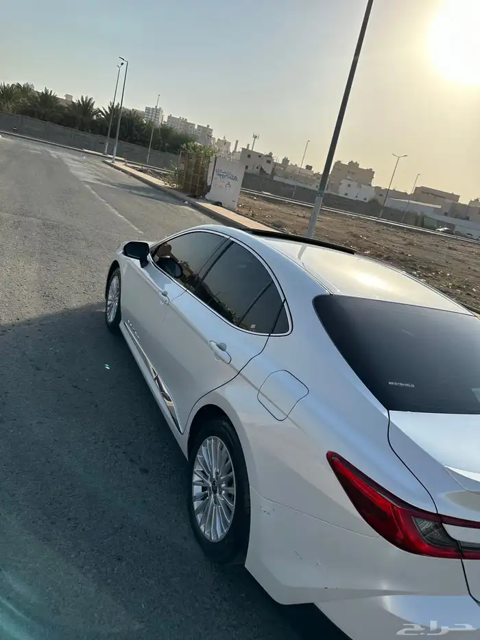 للبيع كامري 2025 LE بنزين ابيض لؤلؤي 6