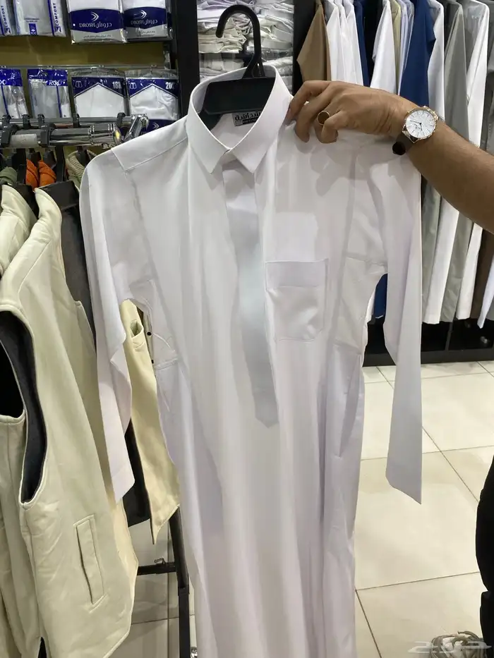 ثياب جاهزه جديده للبيع متوفر كميه 0