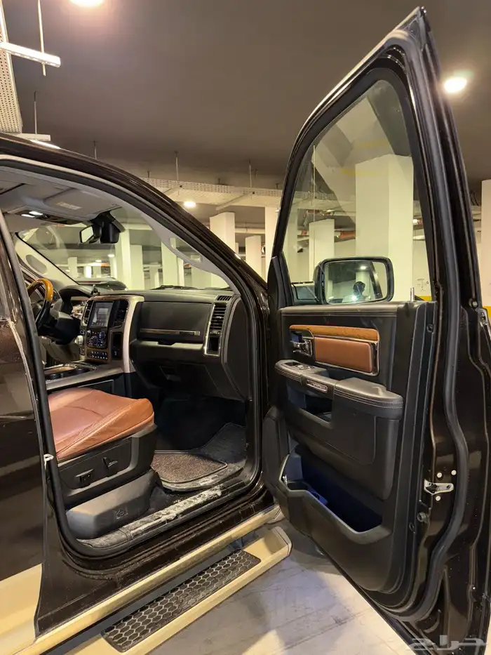 دوج رام لارامي لونق هورن أعلى فئة stored Dodge Ram 19