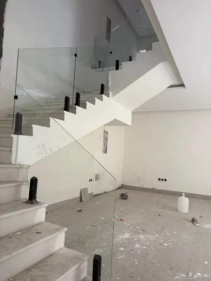 فلل دوبلوكس شبه منفصل بموقع مميز 1