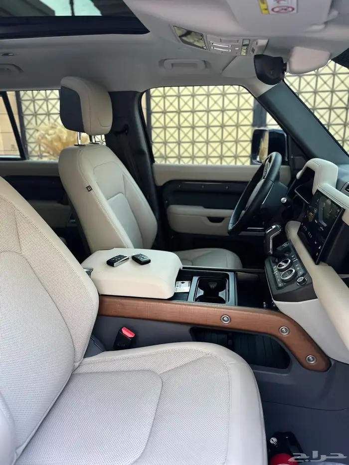 ديفندر V6 2023 كاربثيان 35