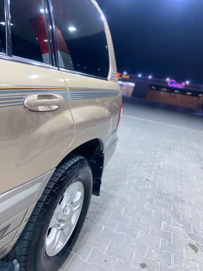 لاندكروزر VX.R 4