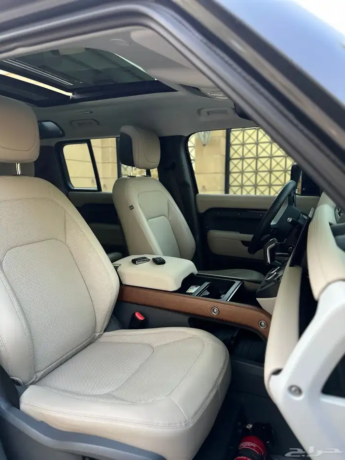 ديفندر V6 2023 كاربثيان 34