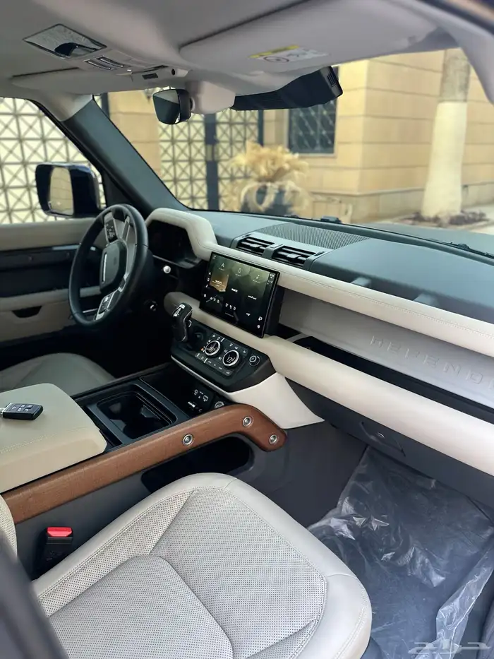 ديفندر V6 2023 كاربثيان 36