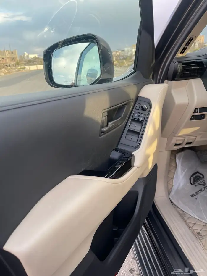 لاندكلوزر 2023 L2 سعودي بنزين 11