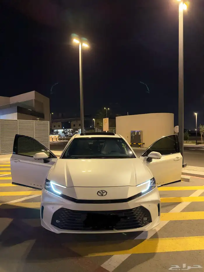 للبيع كامري 2025 LE بنزين ابيض لؤلؤي 56