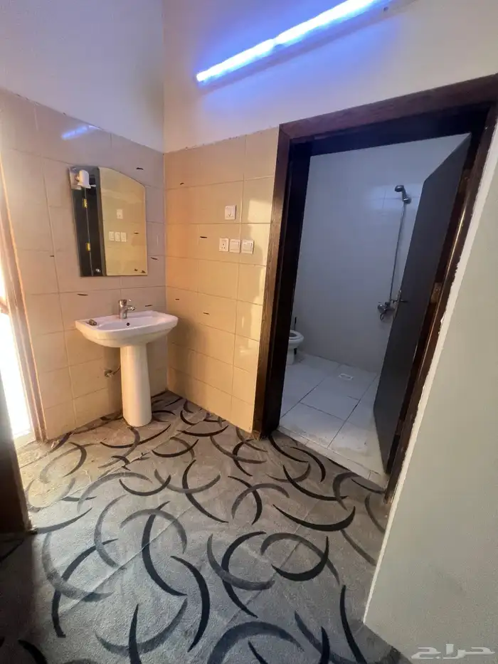 منتجع سياحي شهري في حي المثناة مكون من غرفة وحمام ومطبخ 0