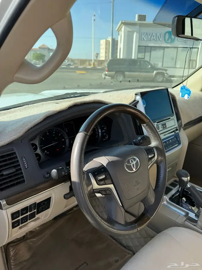 جيب لاندكروزر تورنق GXR 6