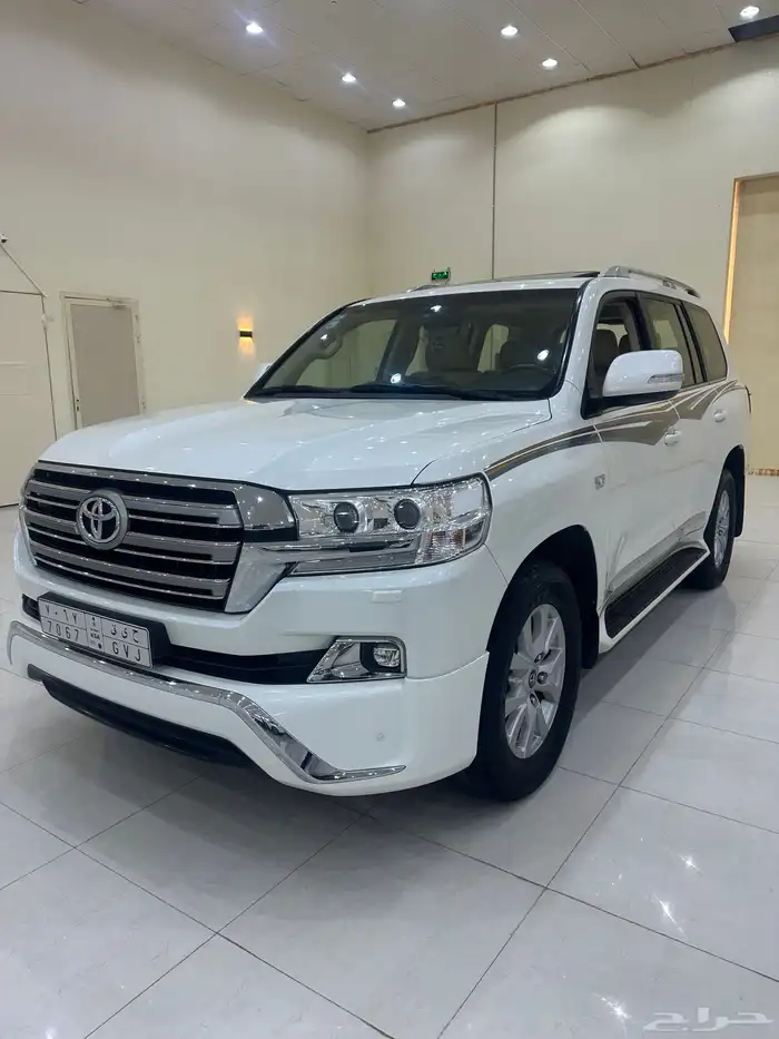تويوتا لاند كروزر VXR 2016 وارد الوليد ممشي 287 الف 9