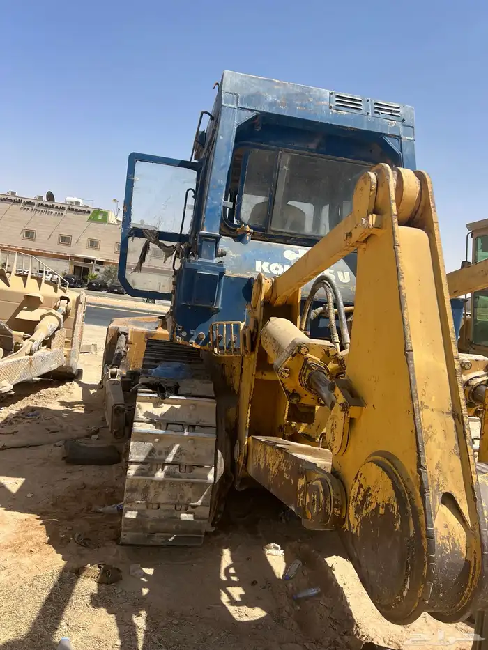 بلدوزر كوماتسو للاجار الشهري واليومي 1