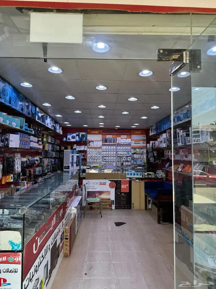 محل للتقبيل في شارع الجوالات صامطه 5