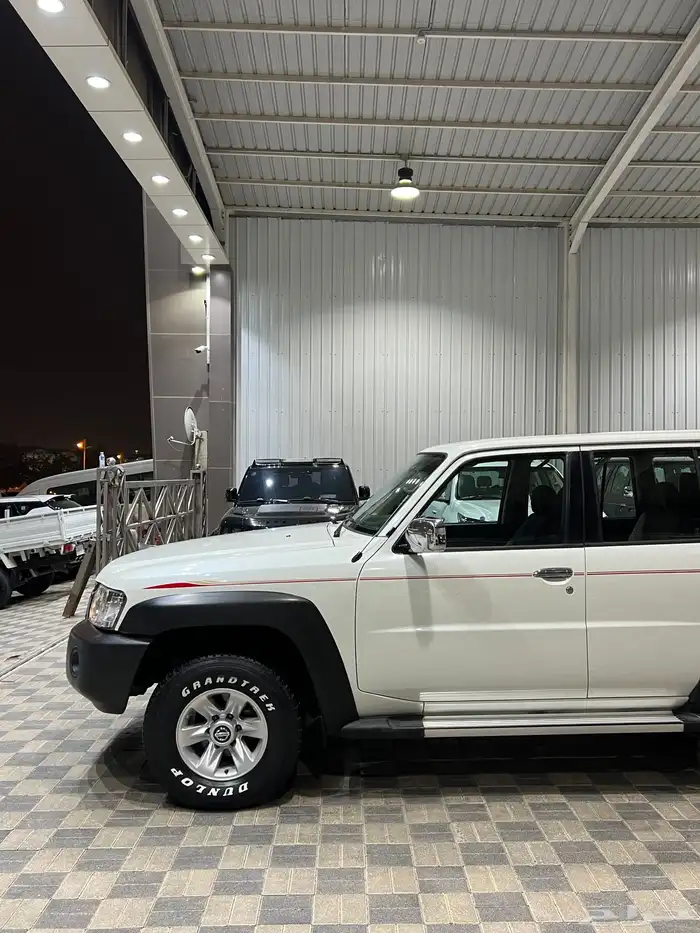 للبيع نيسان فتك 2014 11