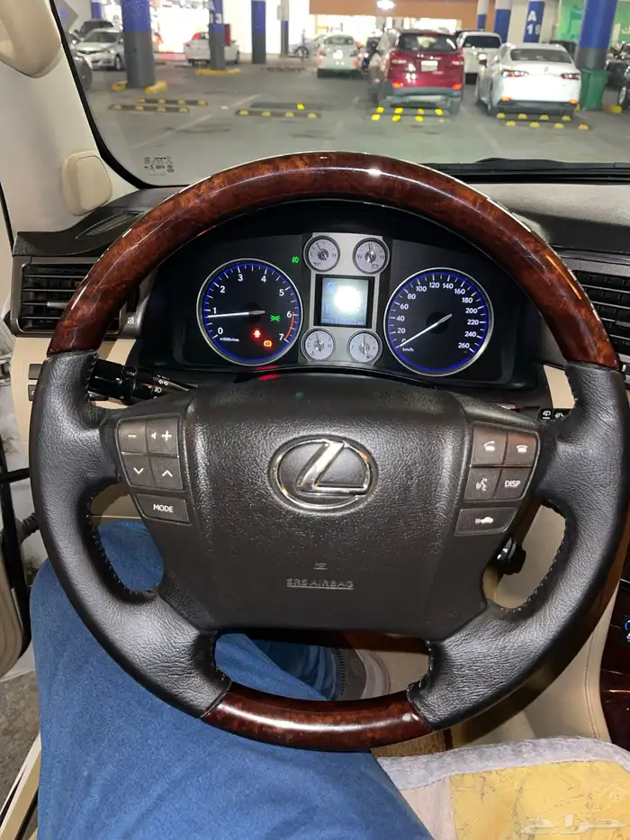 للبيع جيب لكزس Lx570 موديل 2009 5