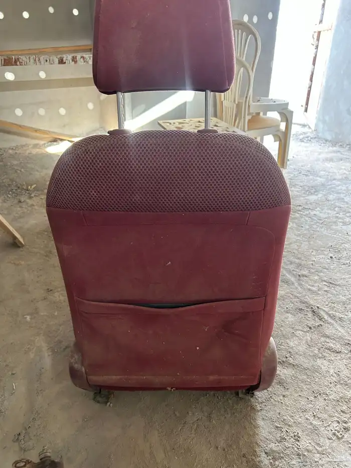 مرتبت هايلوكس جهت ركب نضيفه 1