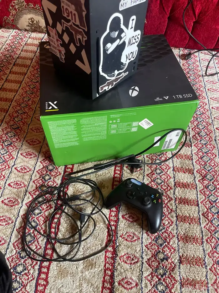 اكس بوكس مع كامل اغراضه 3