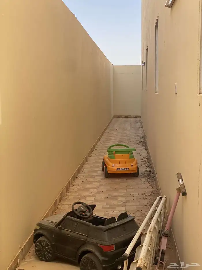 سكوترات 7وسيارات 3تشتغل بس يبيلها بطاريات وتشغيل 0