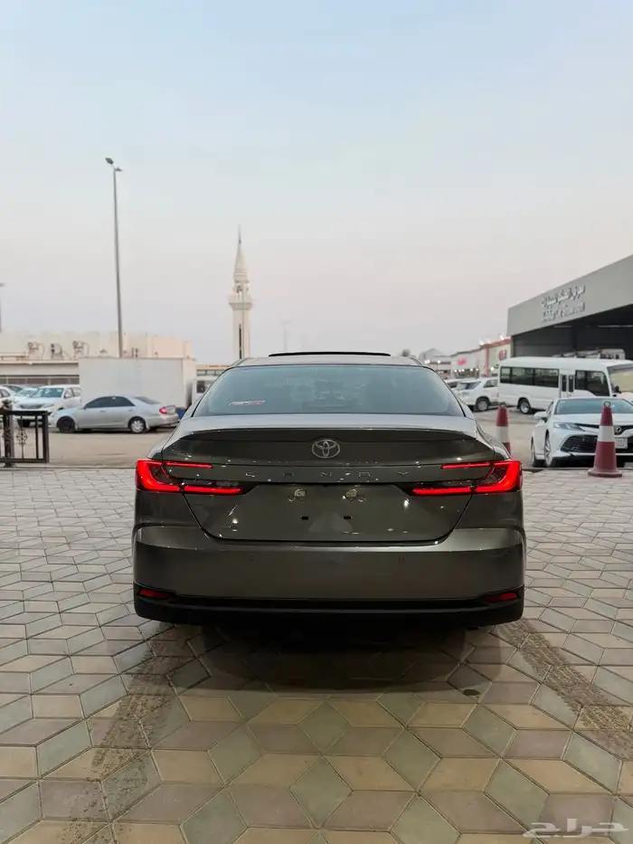 كامري.LE. 2025 4