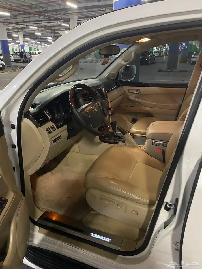 للبيع جيب لكزس Lx570 موديل 2009 15