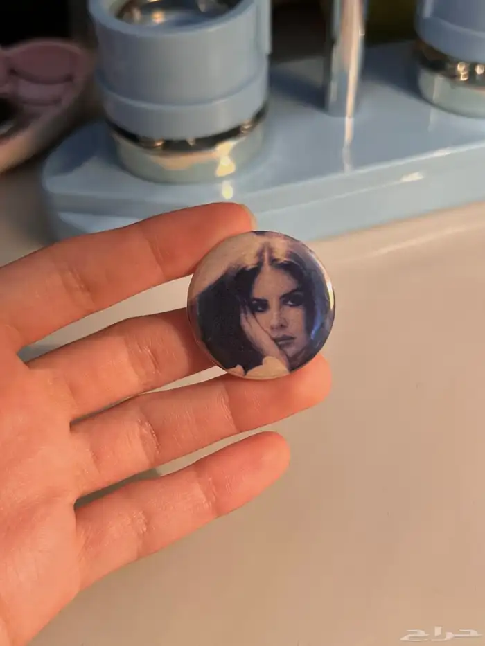 لانا ديل راي lana del rey bag badge بروش توت باق 0