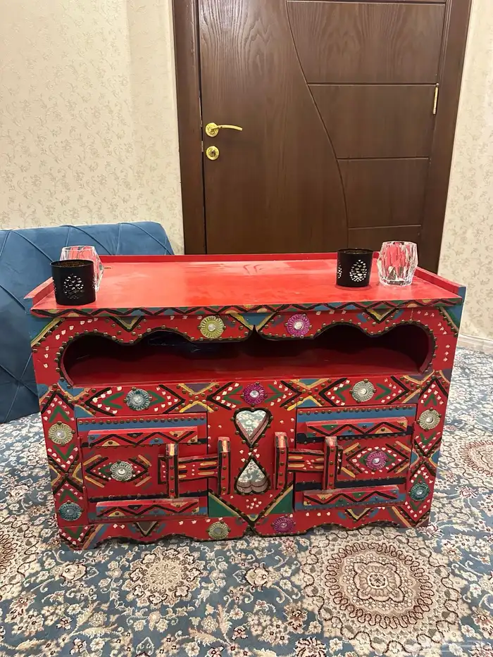 طاولة تلفزيون تراثية 0