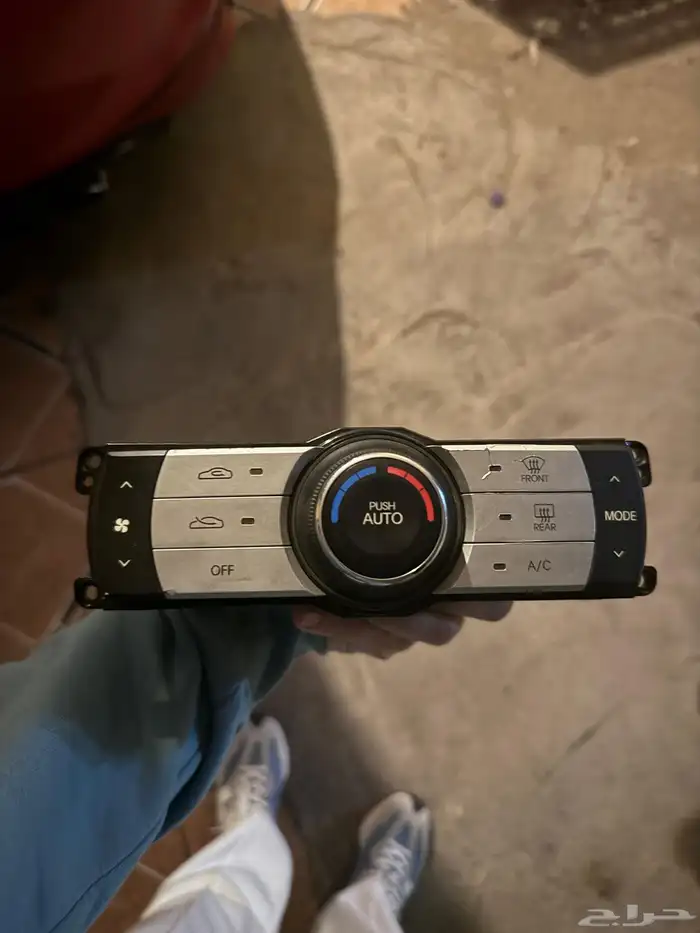 لوحة تحكم في مكيف جنسس كوبيه 0