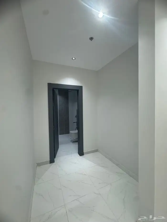 شقق تمليك في حي النرجس تتميز بغرف سواقين 14