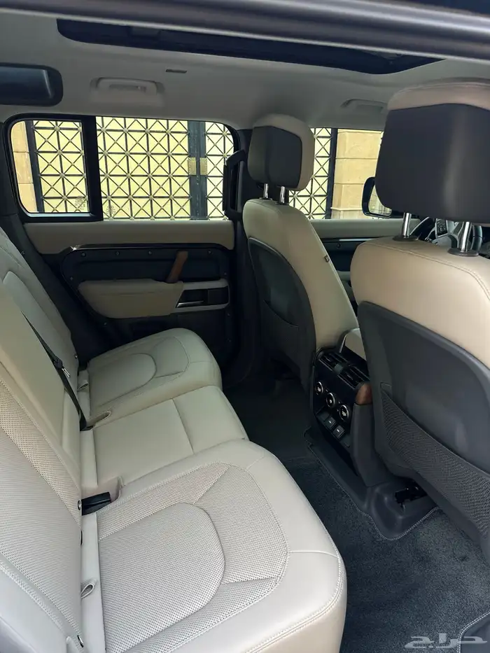 ديفندر V6 2023 كاربثيان 29