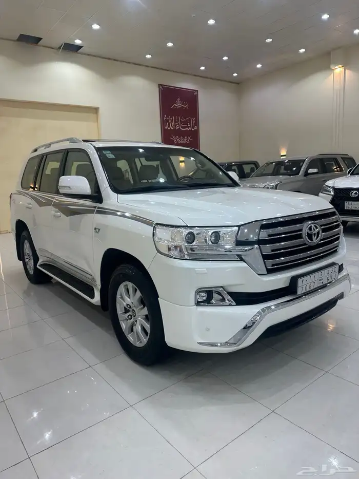 تويوتا لاند كروزر VXR 2016 وارد الوليد ممشي 287 الف 2
