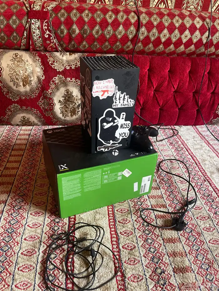 اكس بوكس مع كامل اغراضه 1