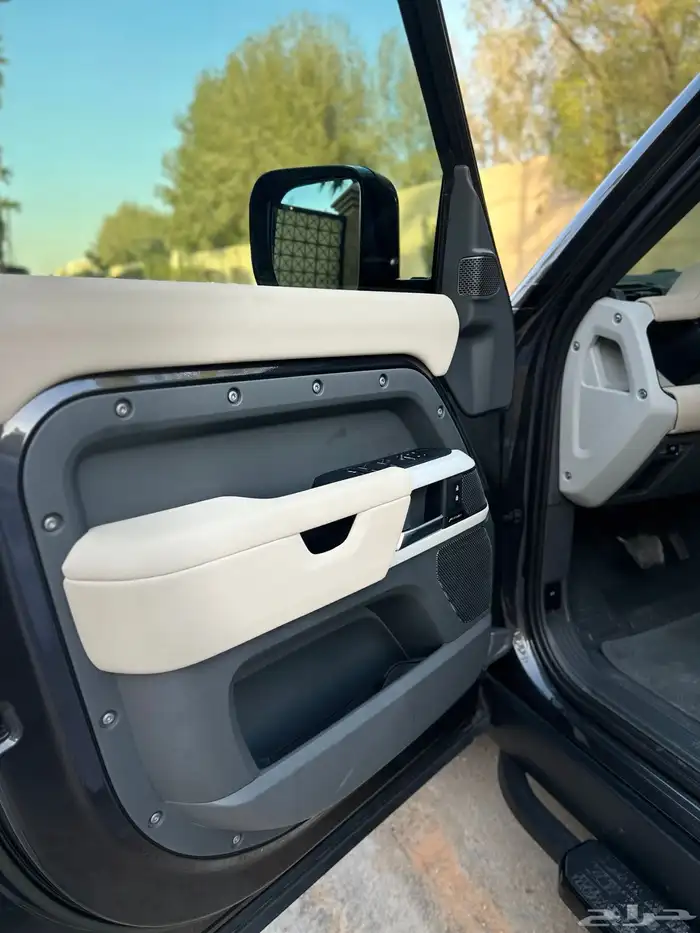 ديفندر V6 2023 كاربثيان 39