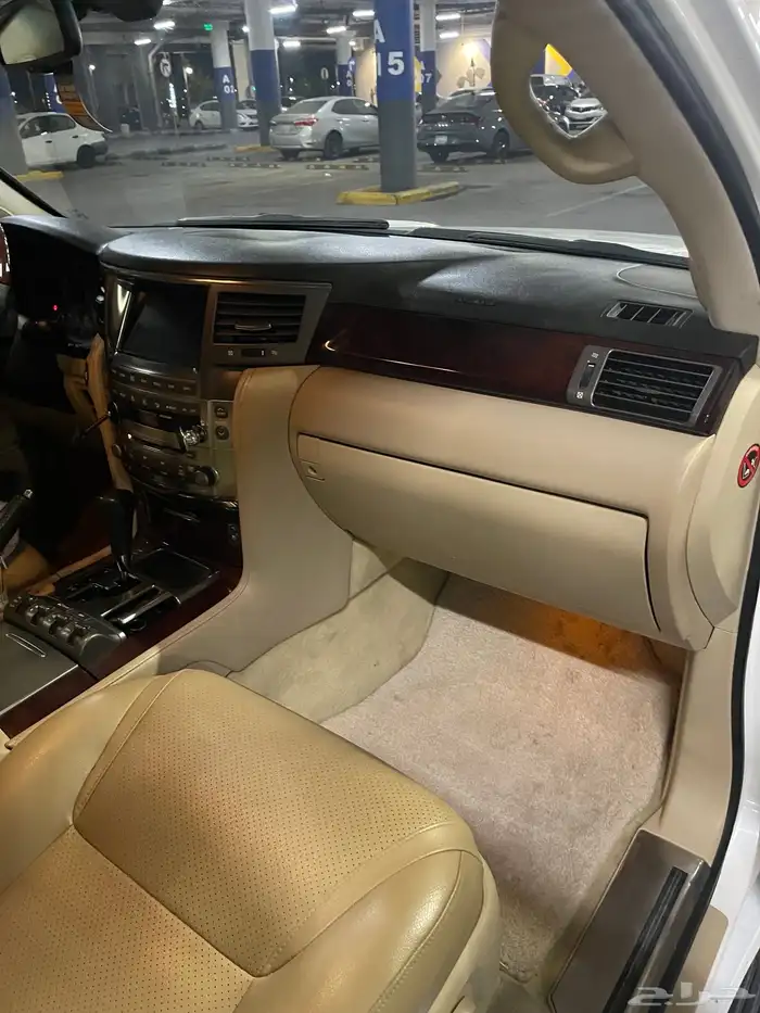 للبيع جيب لكزس Lx570 موديل 2009 16