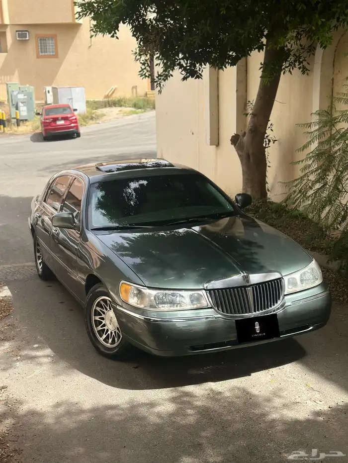 لنكولن تاون كار 2001 بيع او بدل 2