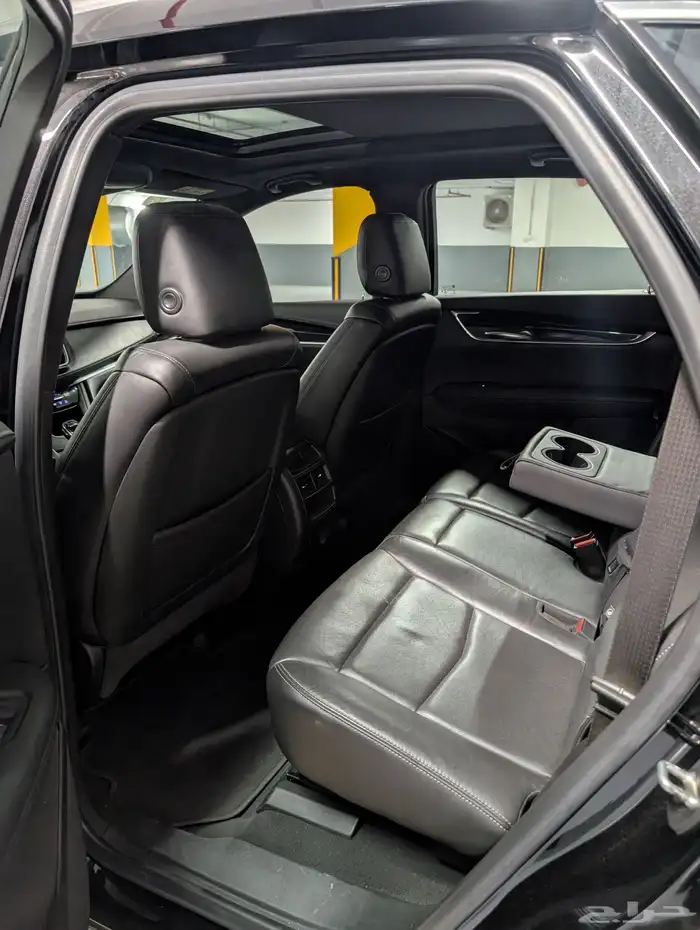 كاديلاك XT5 9