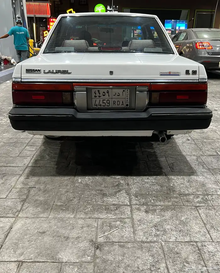 مخزنة كلاسيك نيسان لوريل 0