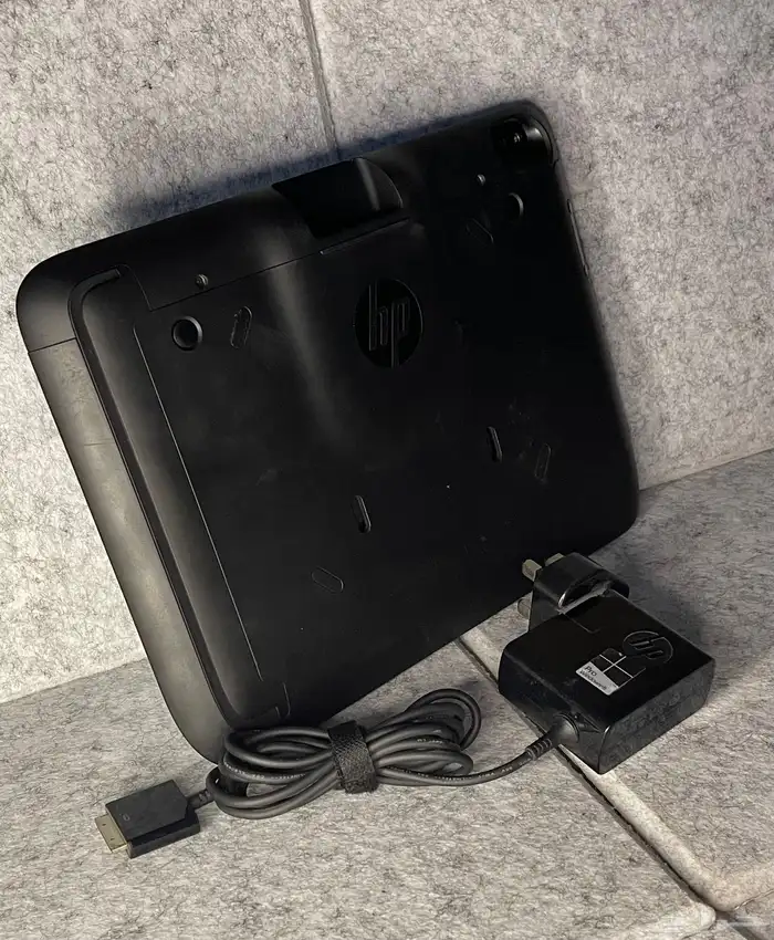 جهاز تابلت من شركة HP نظام ويندوز يوجد فيه ماسح ضوئي 1