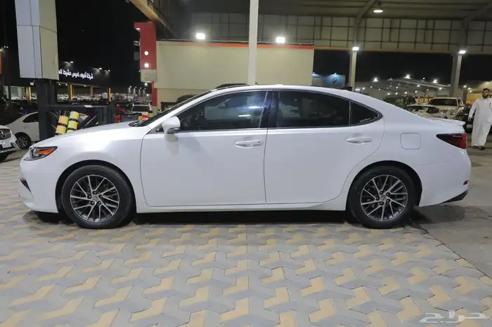 لكزس ES 350 DD 2017 بحاله الوكاله. 4