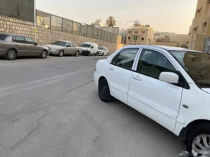 سيارة متسوبيشي لانسر موديل 2009 3